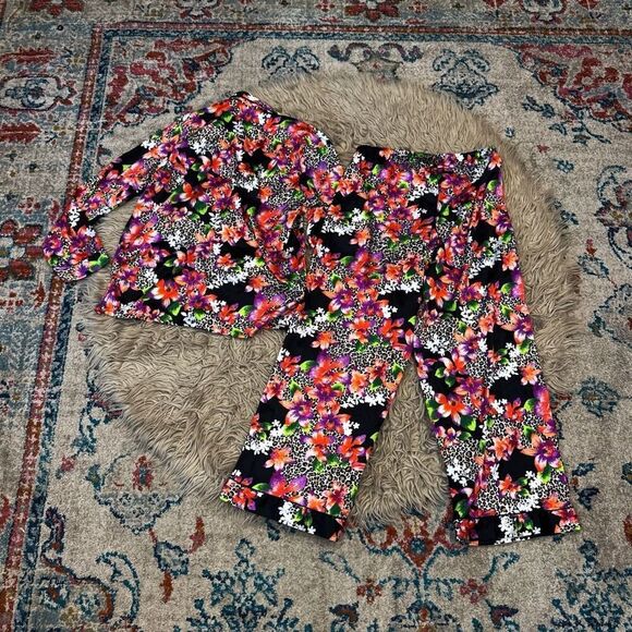 Victoria’s Secret silky floral pajama set size medium - Picture 6 of 6